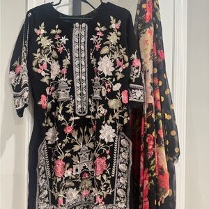 Elegant Black Floral Embroidered Kurta 3 piece Pakistani dress